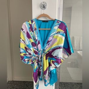 This Amour De Pin-Up top is one size.